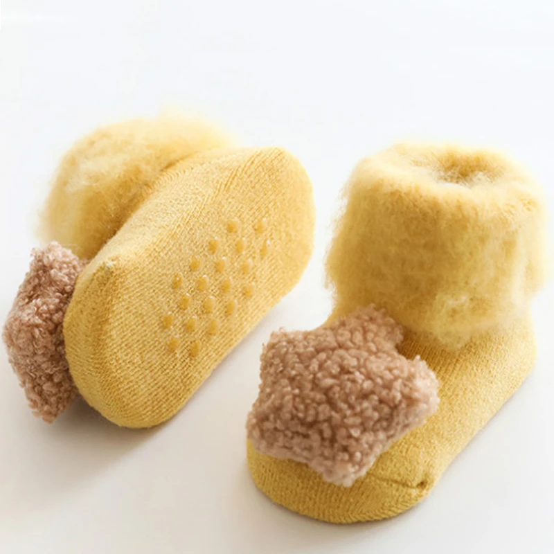 yellow Носки для малышей Детские носки с объемными куклами осенне-зимние носки средней длины бархатные утепленные Пушистые Носки-тапочки для новорожденных от 0 до 18 месяцев - Цвет: yellow