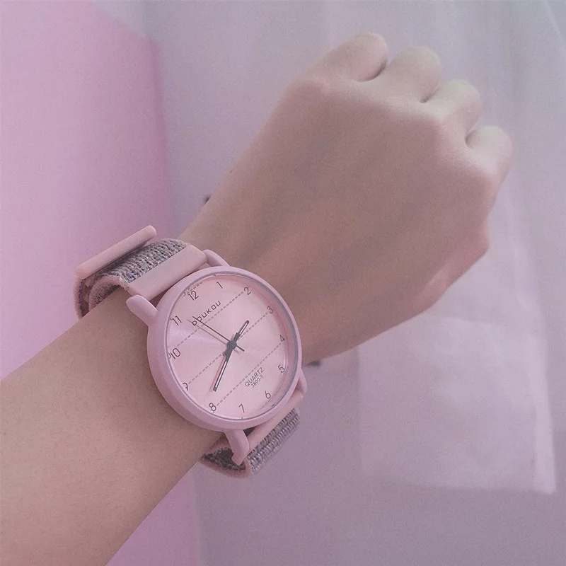 

2021's New Quartz Watch Waterproof, Glow In The Dark Swiss Sportswoman Watch, South Korea's Fashionable LQ1-LQ10