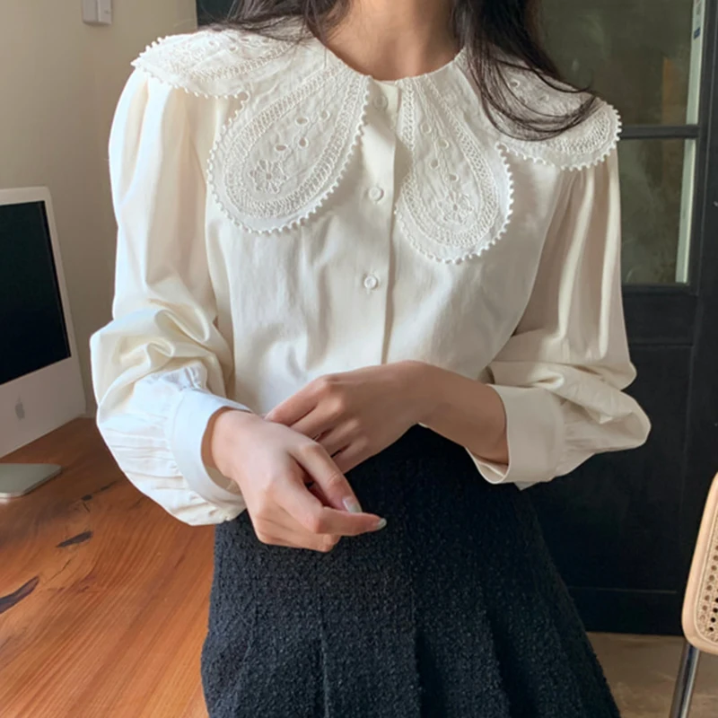 

Korean Style 2021 Spring Summer Fashion Solid Sexy Lace Blouses Shirts Vintage Buttons Peter Pan Collar Office Lady Elegant Tops