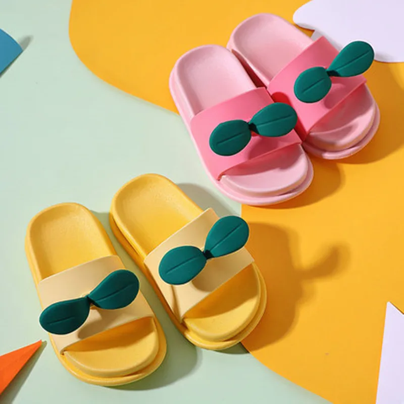 Тапочки детские с рисунком листьев Нескользящие