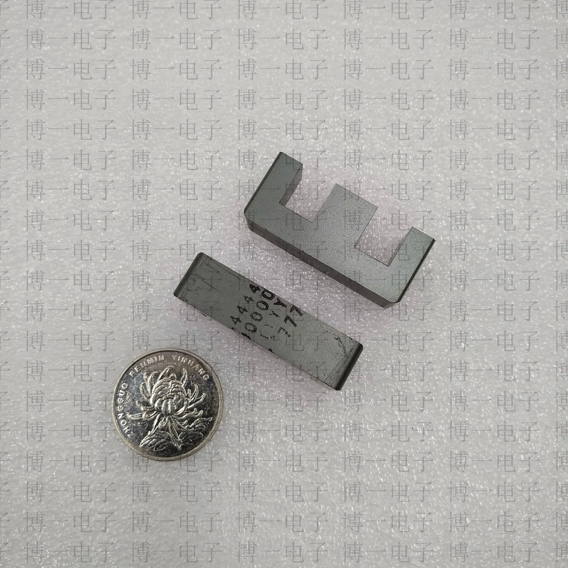 Импортный ферритовый сердечник EE40 материал PC40 может быть снабжен вертикальным 6 +