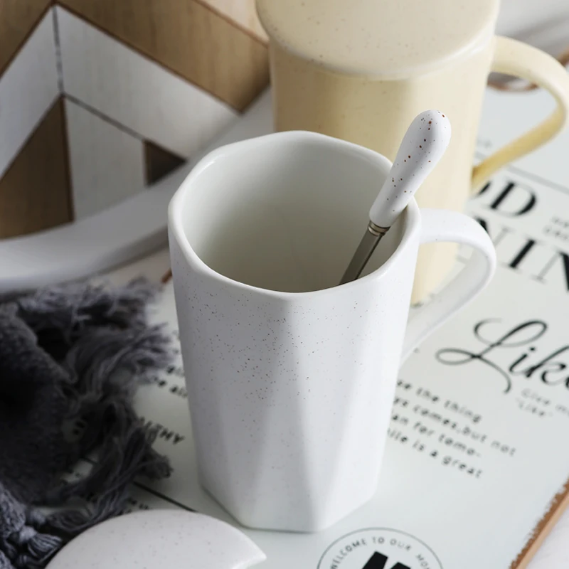 Керамическая креативная чашка с простой ручкой белая ложка крышкой Офисная