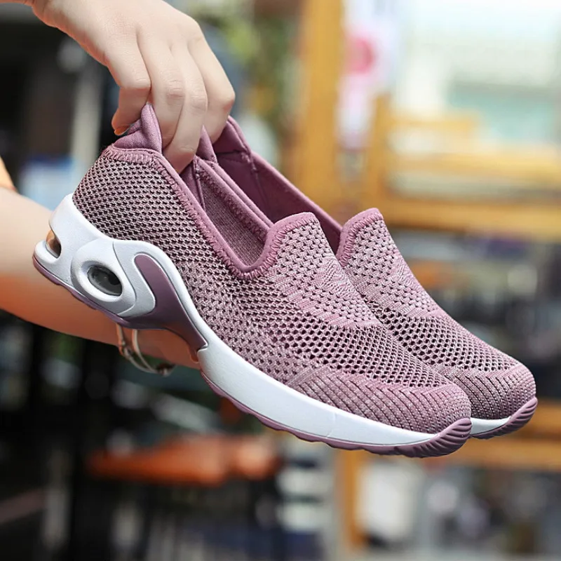 Легкие женские кроссовки Goln saсовки без шнурков яркие большого размера новая