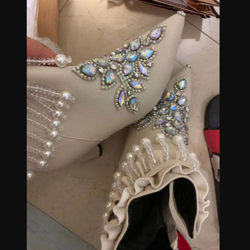 Пикантные ботинки из натуральной кожи женские с кристаллами острым носком