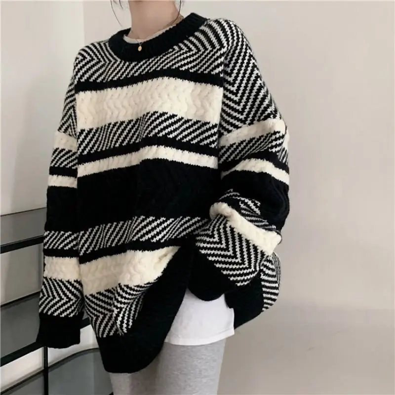 

2021 autumn and winter new mid - long sweater women retro stripe pullover Korean loose languid lazy wind outside wear