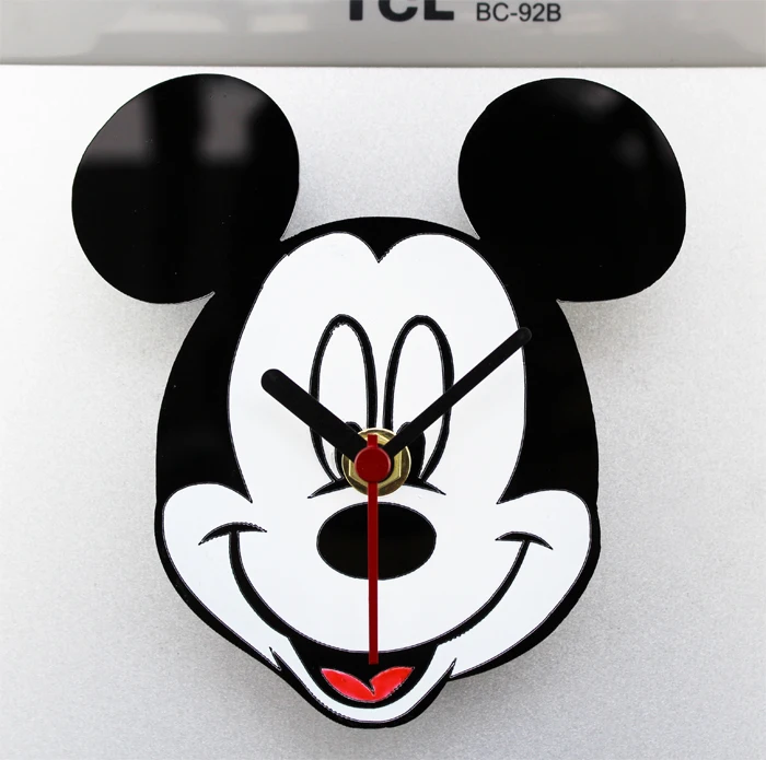 

2021 Disney Pooh Bear Wall Clock Electronic Smart Luminous Timer Wake Up Children's Desktop Alarm Clock Bedroom Decoration