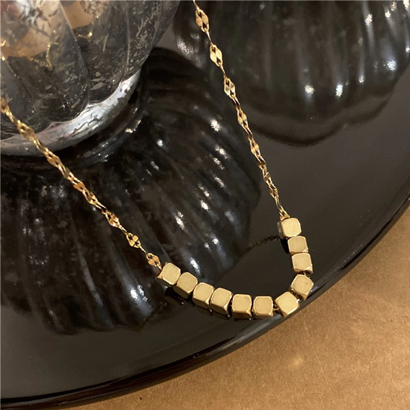 

Titanium Steel Metal Exquisite Chain Necklace for Women High Quality Pendant Designer Creativity Jewelry Wedding Party Ins Hot