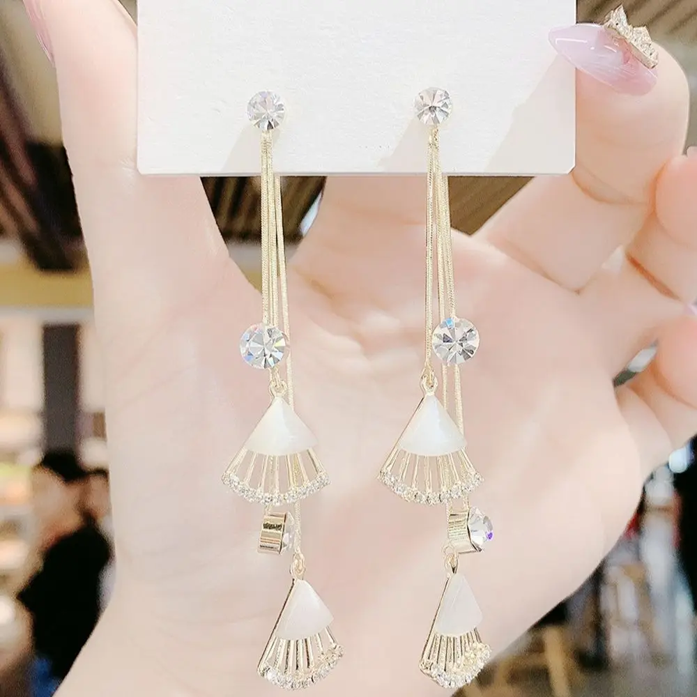 

Женские длинные серьги-кисточки в форме веера, серьги из серебра 925 пробы с кисточками, милые темпераментные элегантные и простые серьги для...