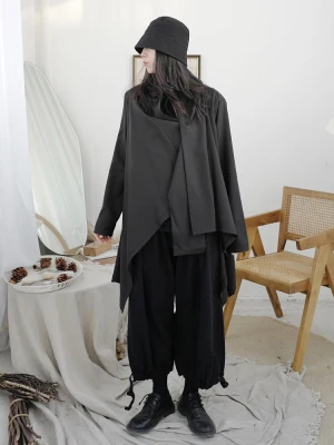 

Large Women's wear dark department women's wear break the conventional avant-garde Niche Hem irregular wear style trench coat tr