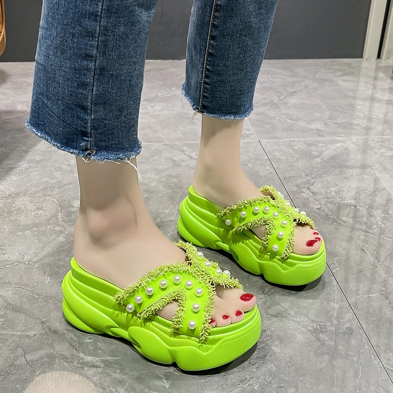 

New Platform Slippers Sandals Woman Pearls Thick Sole Slippers Women Chunky Slides Summer Casual Beach Slides Zapatos Mujer