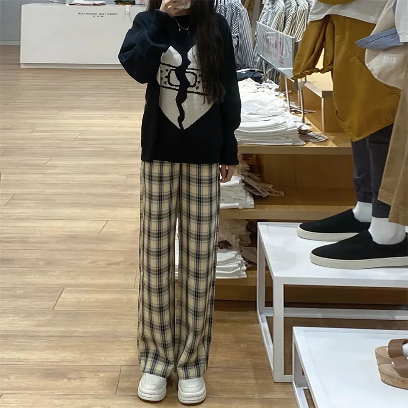 

Retro Lattice Loose Pants Women Straight-leg Pants.Kio