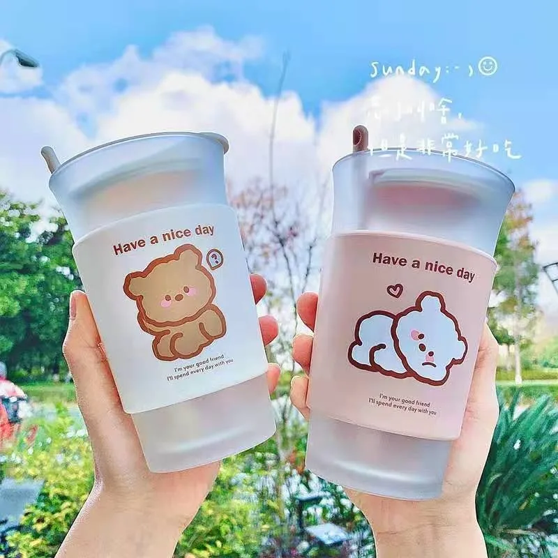 Чашка для воды чашка кофе и молока с ложкой простая матовая Изолированная