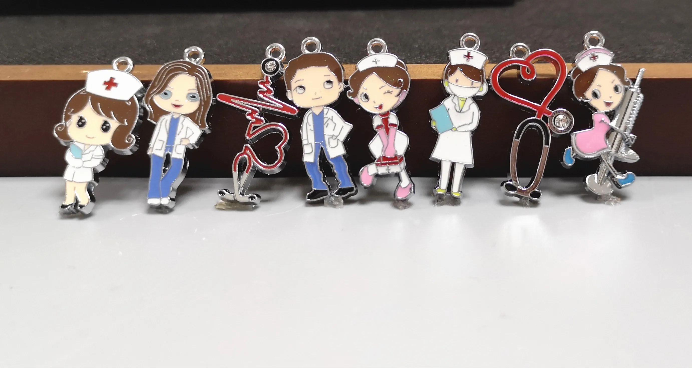 Цепочка для ключей сделай сам металлическая подвеска серого цвета с эмалью