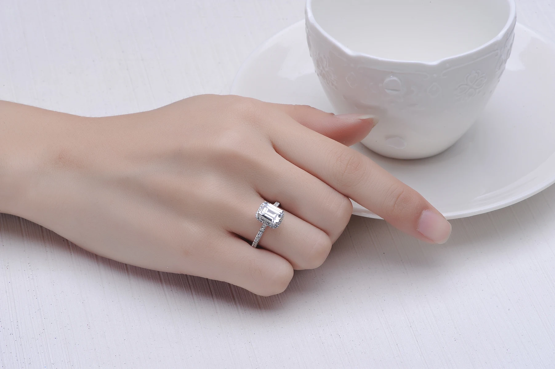 Тестовое положительное Стерлинговое Серебро Изумрудное ювелирное изделие 1CT