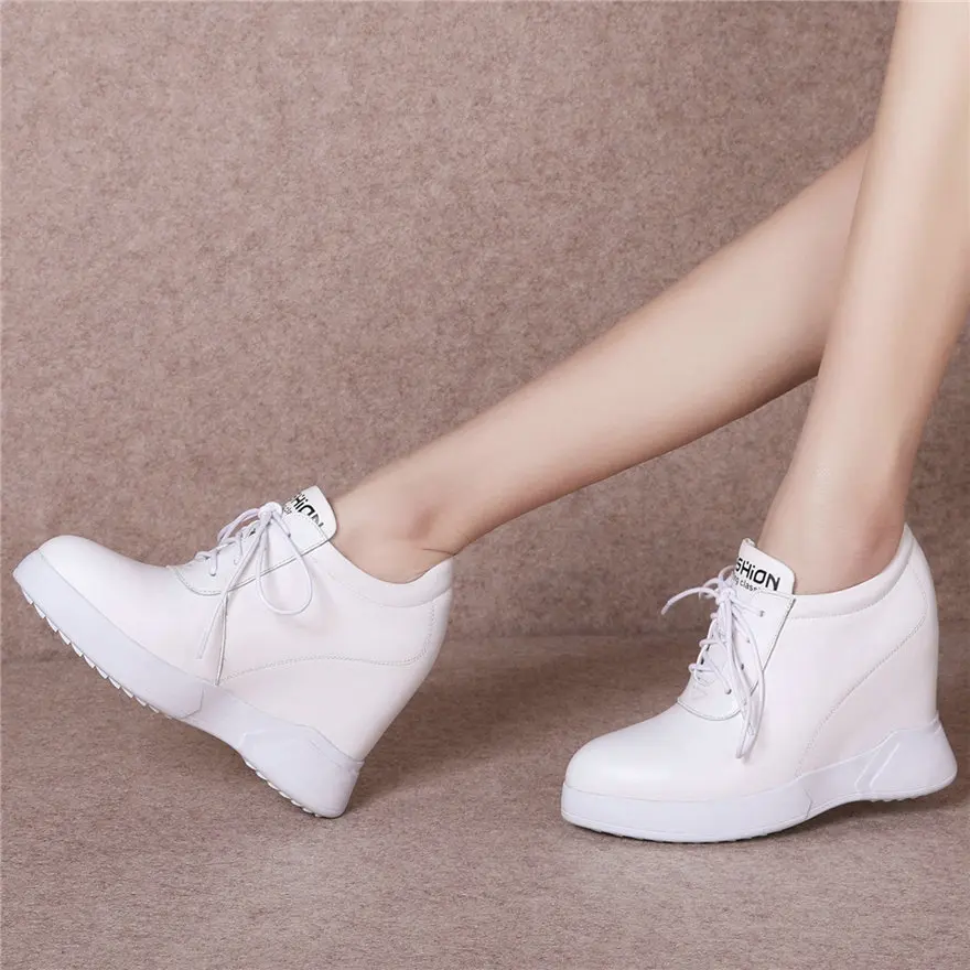 Кроссовки женские из натуральной кожи туфли лодочки на танкетке шнуровке