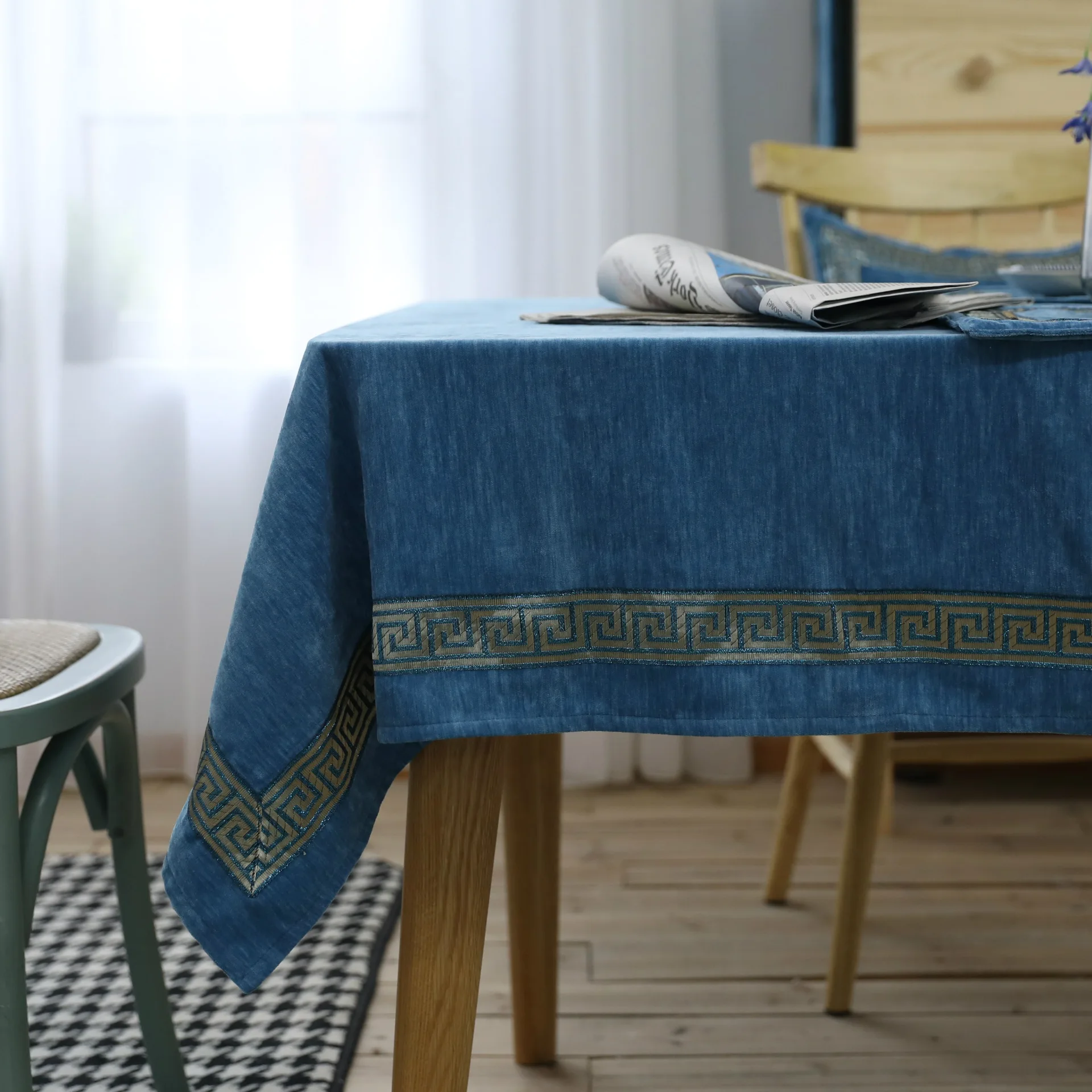 

Luxury Blue Double Side Velvet Table Cloth With Embroidery For Home Decoration Dining Kitchen Party Table Cover Decoration Nappe