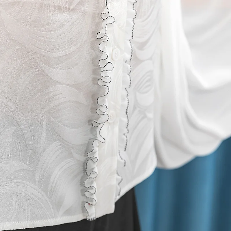 

VOA White Pattern Jacquard Silk Kimono Collar Black Thread Pair Silk Wood Ears Shoulder Lantern Sleeve Original Shirt B95