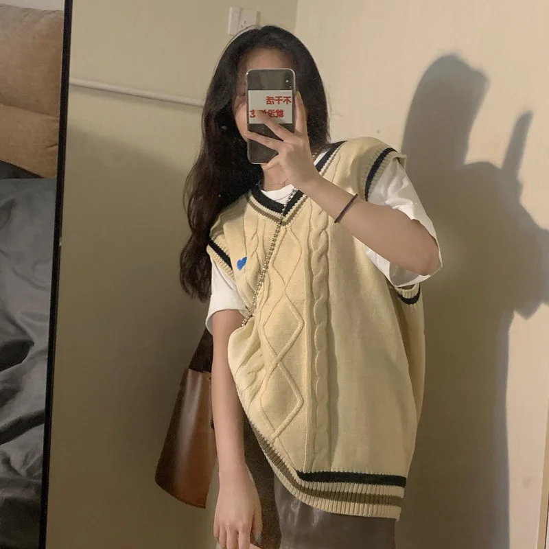 Вязаный жилет в студенческом стиле женская одежда на весну и осень с V-образным