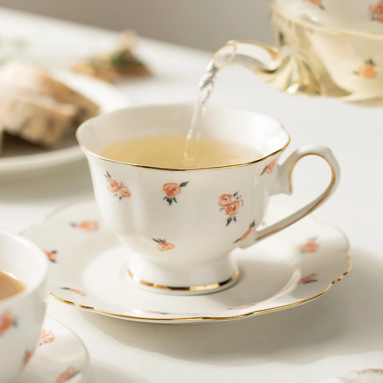 

600ml European Style Rose Flower Teacup Set Ceramic Coffee Mug With Dessert Tray Home Office Phnom Penh Cup And Saucer Modern