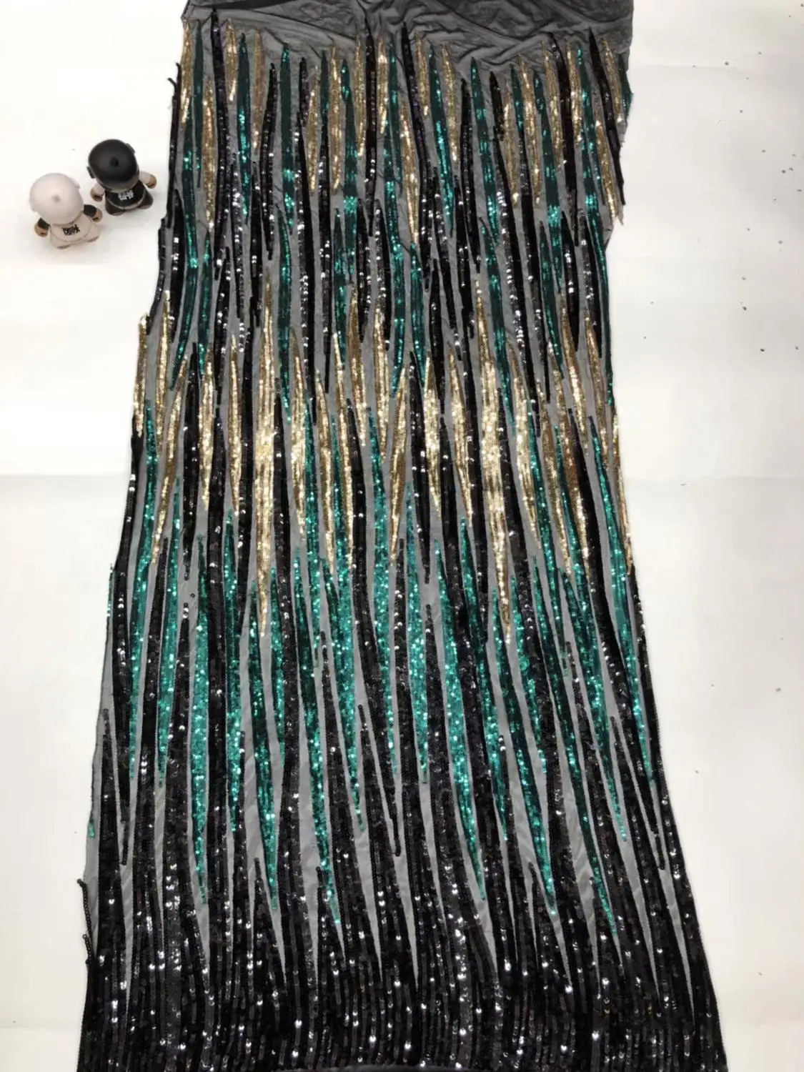 Новейшая разноцветная кружевная ткань с пайетками современный дизайн