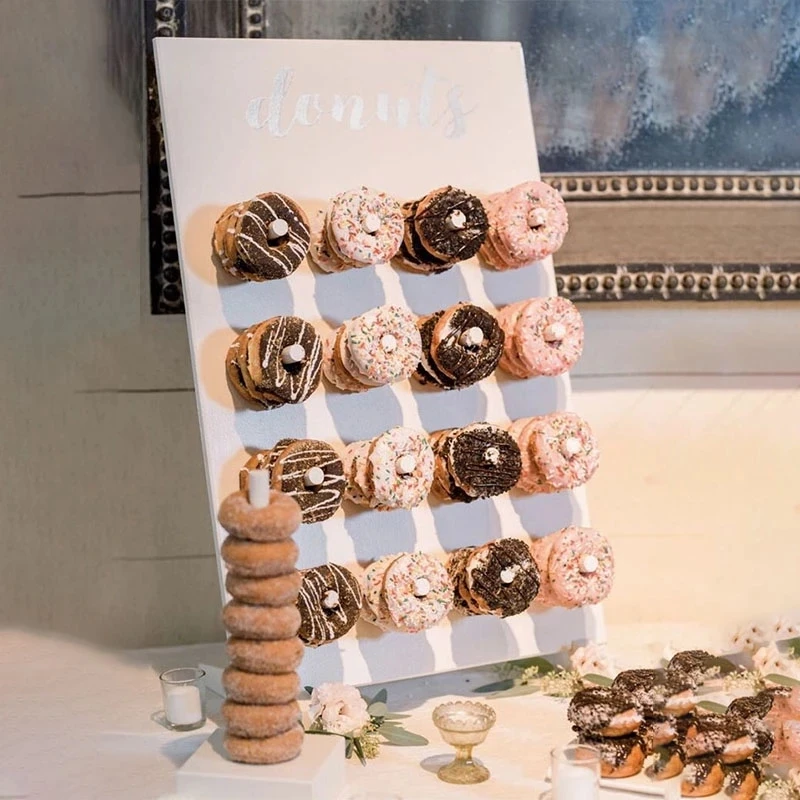 Фоны с Деревянной Стеной держит пончик доски стенд висит пончики украшение