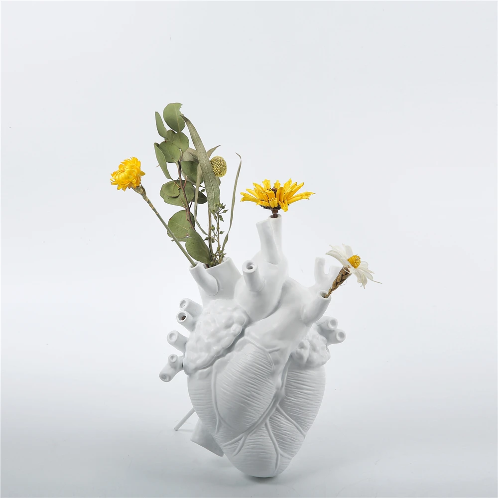

Modern Resin Heart-shaped Desktop decor Vase Nordic Heartbeat Wall Hanging Flower Pot Flower Arrangement Home Decor Ornaments
