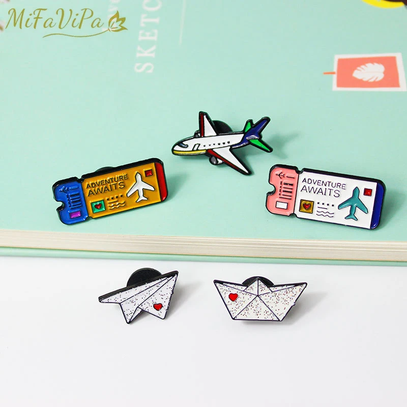 

10 PCS Plane Shape Brooch Badge Metal Pink Aircraft Sweater Corsage Women Men Brooches Lapel Decoration Gifts Fashion Trinket