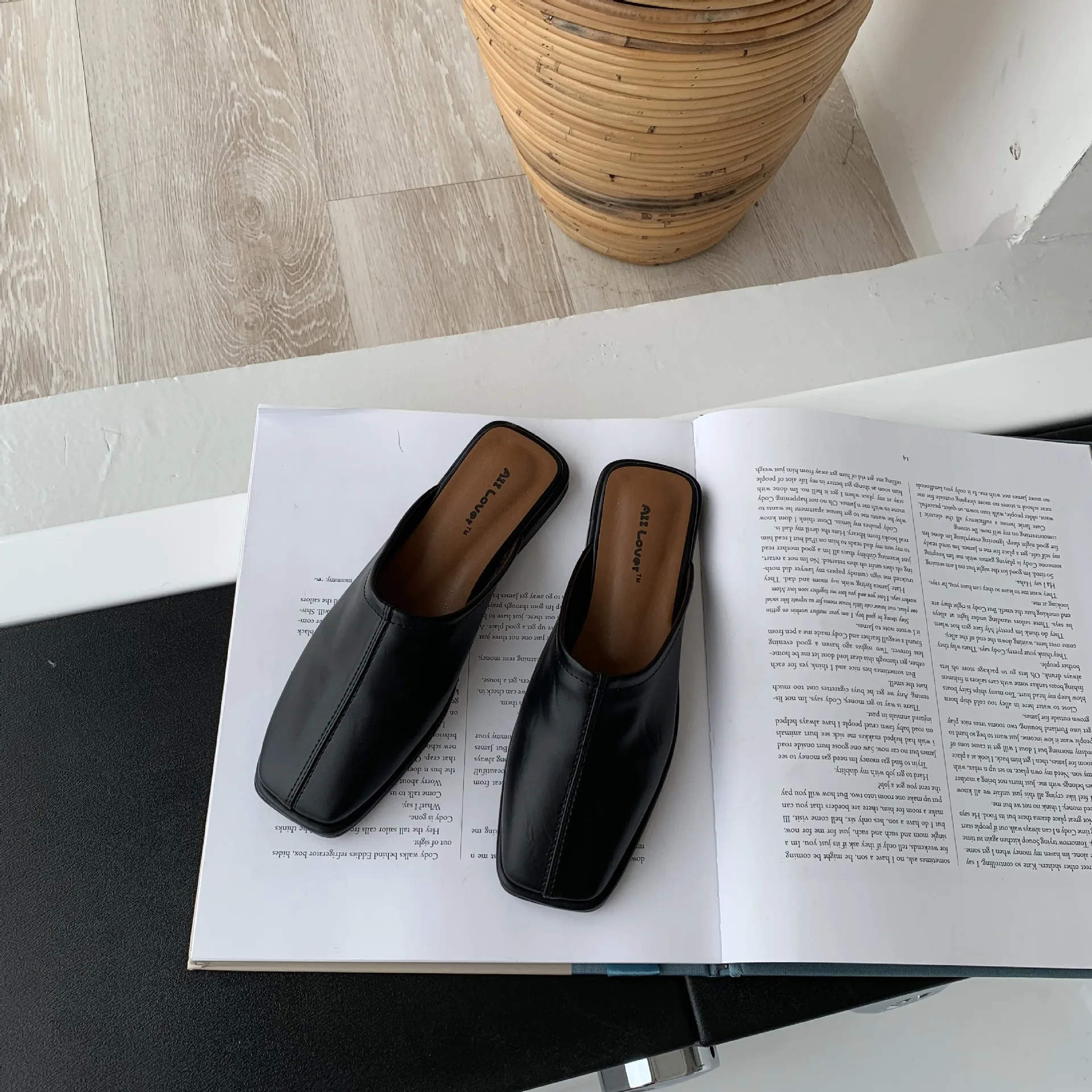 

Shoes Cover Toe Slippers Women Summer Pantofle Slides Square Flat 2021 PU Rome Basic Fabric Rubber Square Toe Female Shoes Ladie