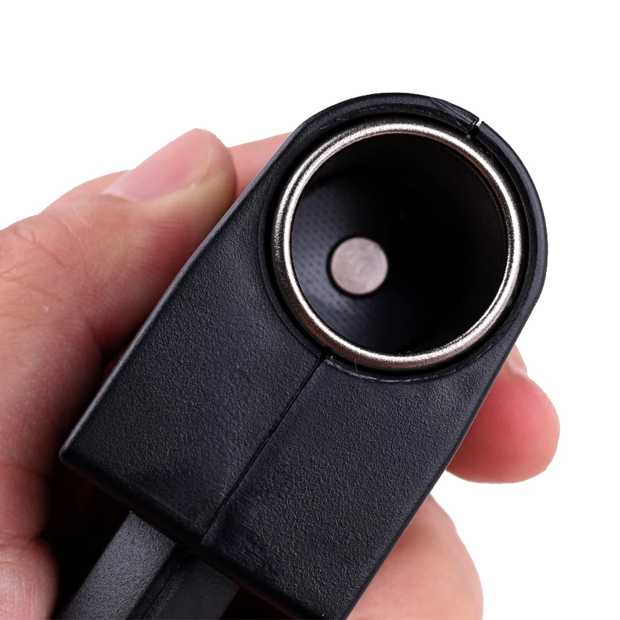 Автомобильный прикуриватель с питанием от сети переменного тока 220 В до