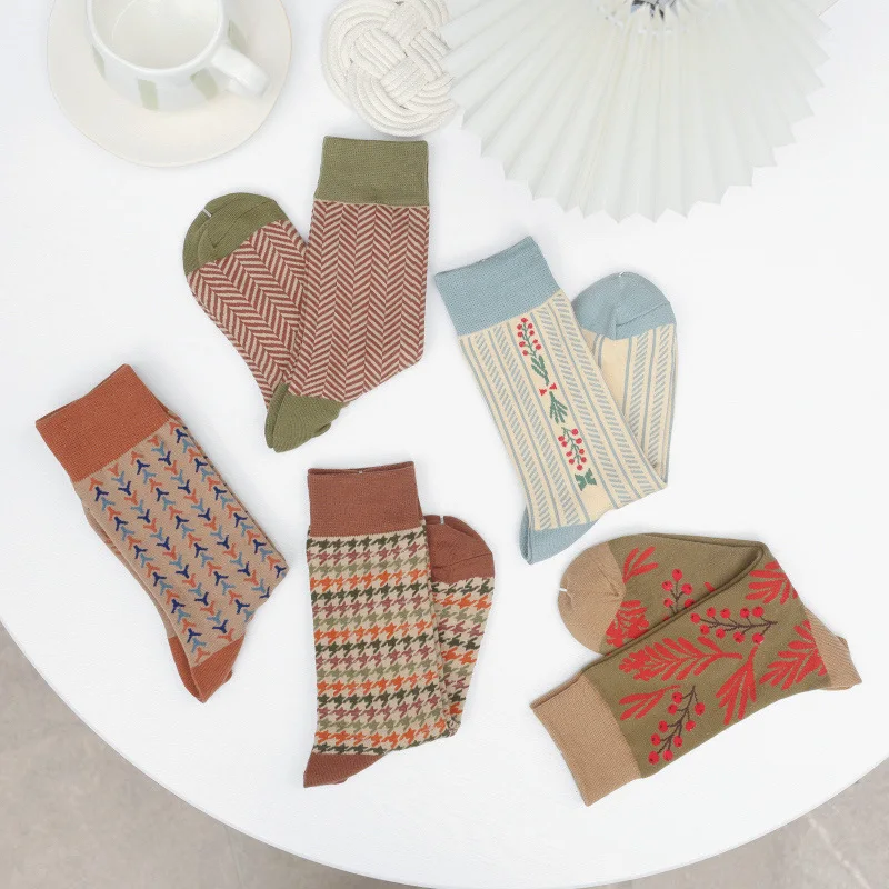 Brown Sweet Retro Womens Cotton Socks Leaves Fruits Houndstooth Wave Geometry Pattern Trendy Japanese Socks For Autumn Winter
