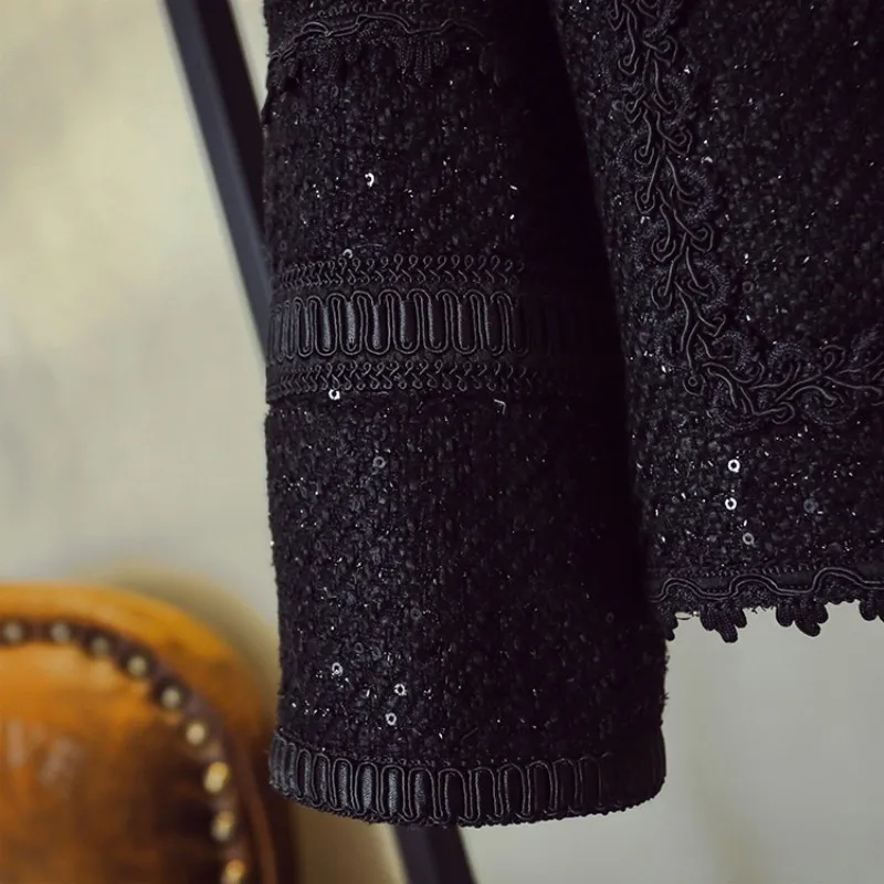 Женская твидовая куртка дизайнерская однобортная на пуговицах с круглым вырезом