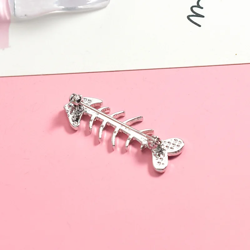 Милые Мультяшные Синие Маленькие броши в виде рыбьей кости для женщин модные