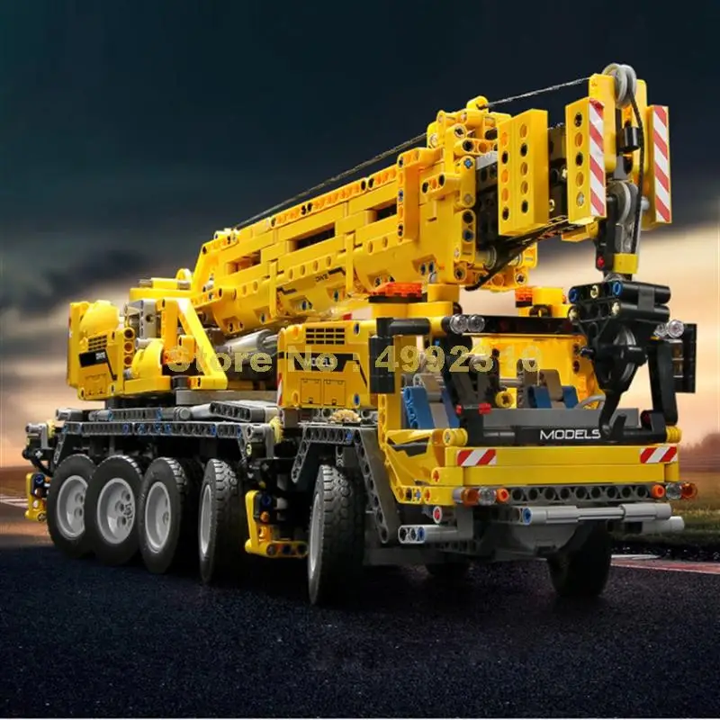 13107 2590pcs technic app управление мотором мобильный кран mk ii автомобиль строительные блоки 42009 Кирпичи Игрушка