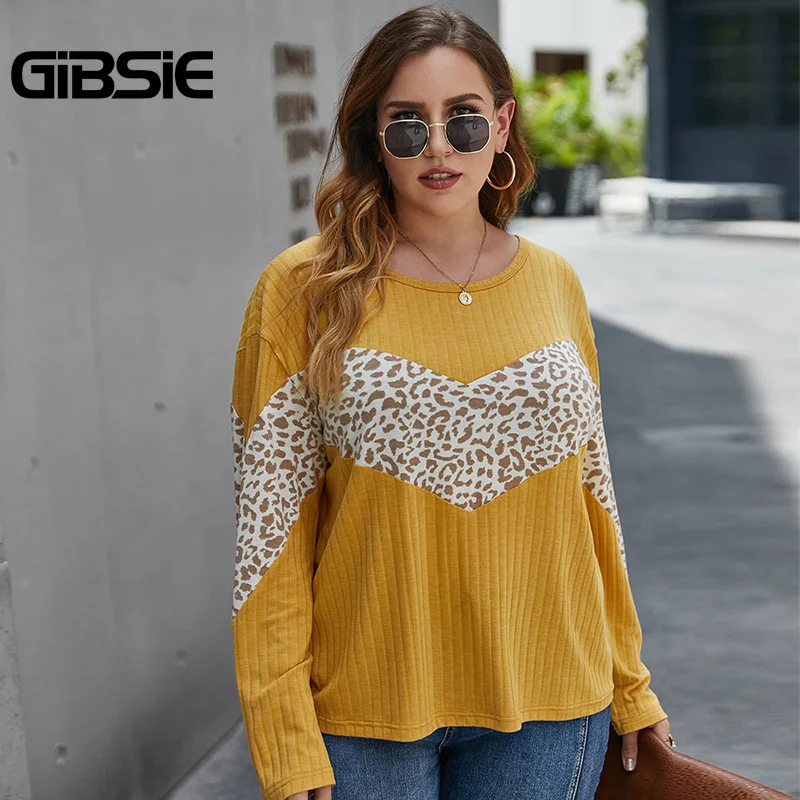 Женская трикотажная футболка с длинным рукавом круглым вырезом и леопардовым