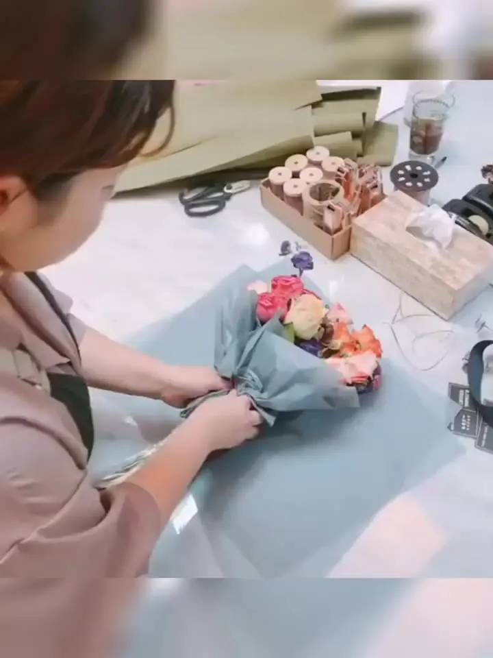 

40pcs Tissue Paper 70*50CM Solid Color Flower Wrapping Paper Gift Kraft Paper Flower Bouquet Wrapping Paper Packaging Supplies