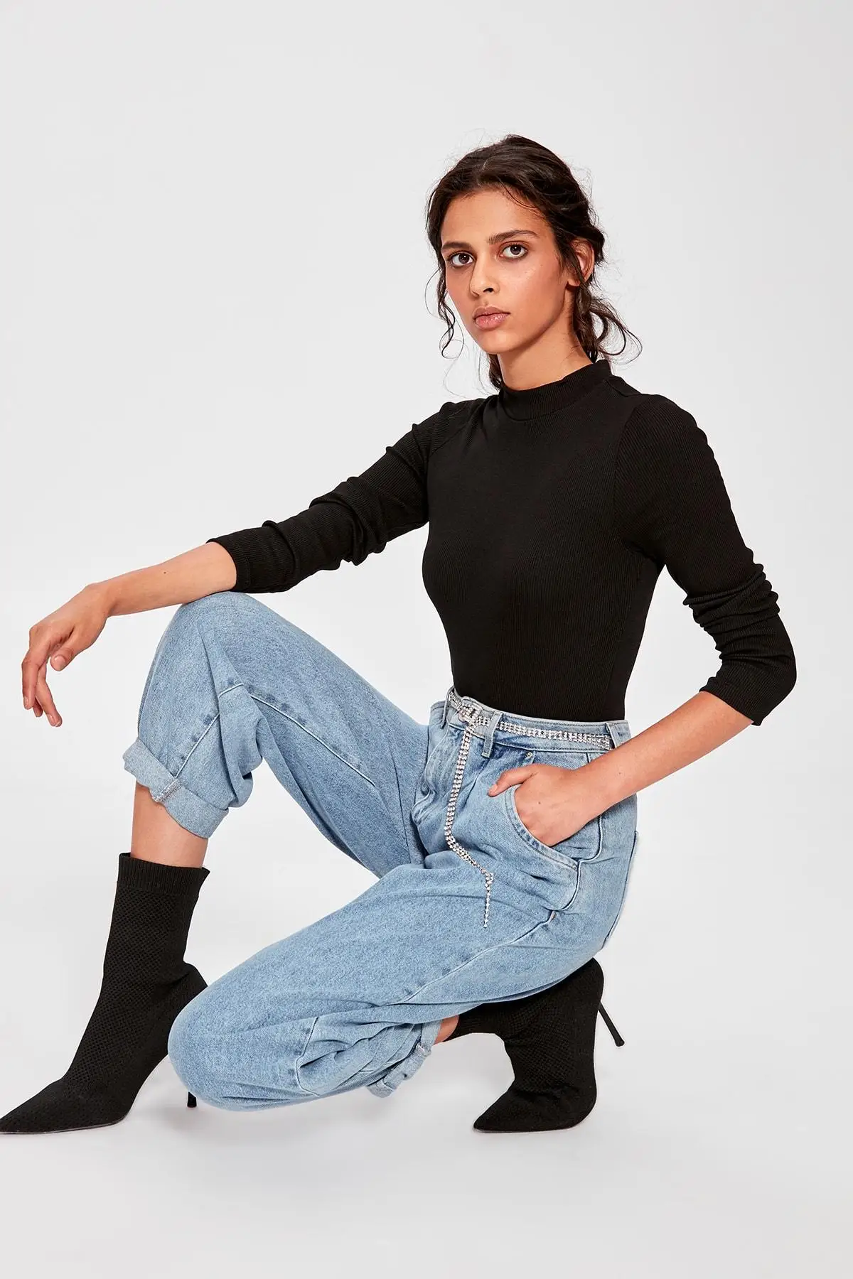Черный Трикотажный боди в рубчик без бретелек Trendyol TWOAW20BD0011