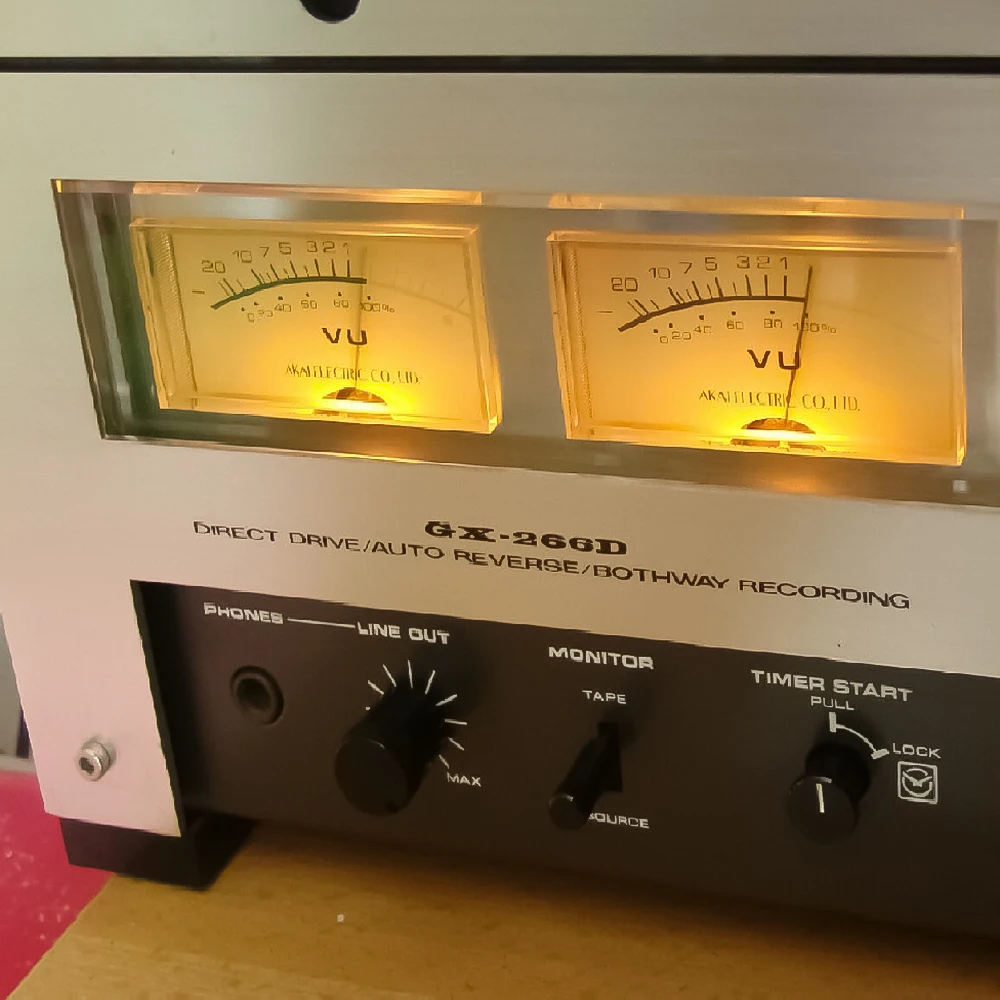 Лампа ву-метра Led Axial 10x8V для кассетных плееров ONKYO AKAI, пионеров, катушечных магнитофонов и других классических аудиоустройств HiFi.