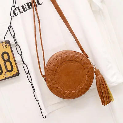 Новая трендовая женская сумка на плечо одноцветная тканая маленькая круглая с