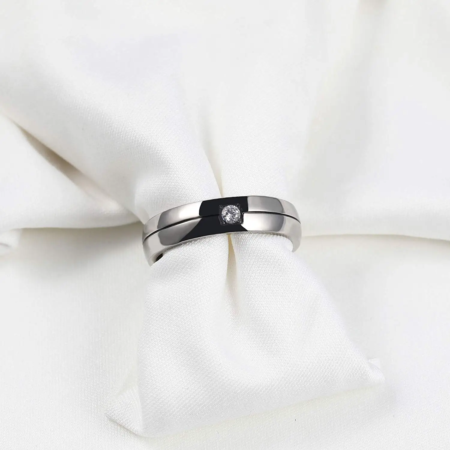 Tigrade Men wedding Ring Titanium White Cubic Zirconia Inlay with Line Silver Color Trendy Couple Engagement Band Engraved aneis