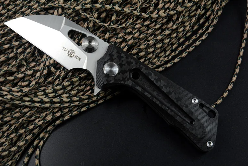 Carbon fiber handle TWOSUN TS138 Flipper Folding Pocket Knife Hunting Outdoor Camping knife D2 blade TC4 Titanium/Carbon fiber Handle Fast Open - Цвет: Carbon fiber handle