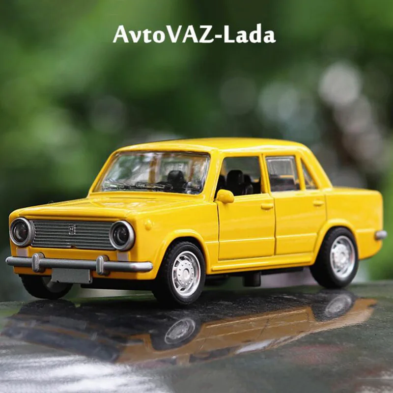 

Модель автомобиля lada в масштабе 1:32 из металлического сплава в стиле ретро