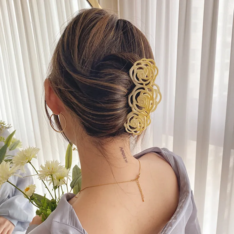 

Korean New Hollow Out Camellia Flower Hair Claws Matt Acrylic Rose Hair Crabs Clips Vintage Elegant Barrettes Bun Holder Clips