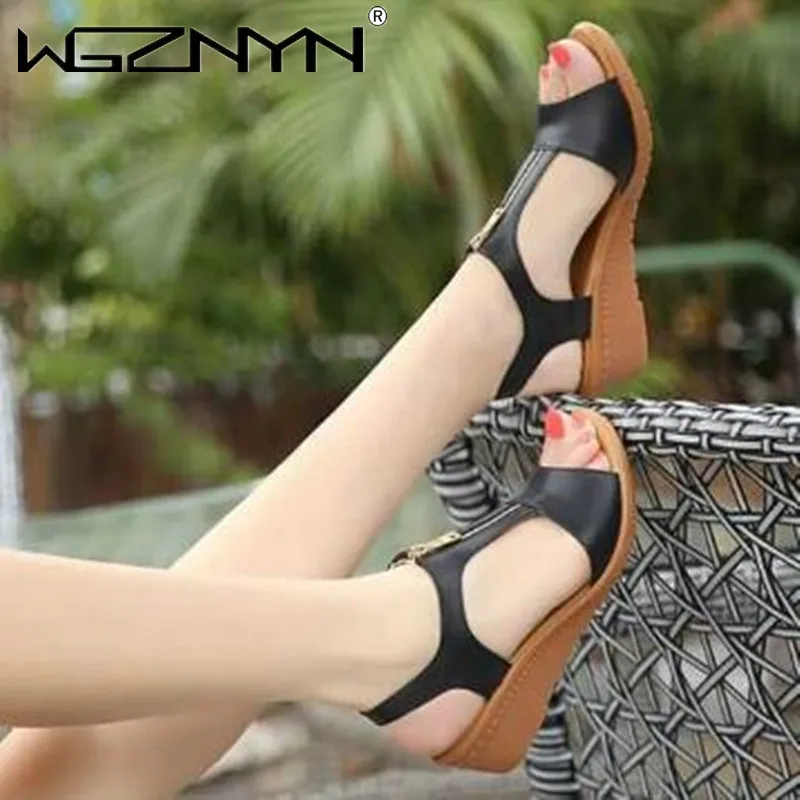 

2021 новые женские босоножки на молнии из мягкой строчкой удобные женские сандалии летние туфли на плоской подошве; Женские сандалии с открыт...