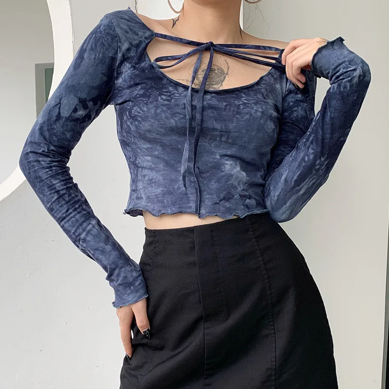 Женский пуловер с открытыми плечами длинными рукавами и принтом тай-дай