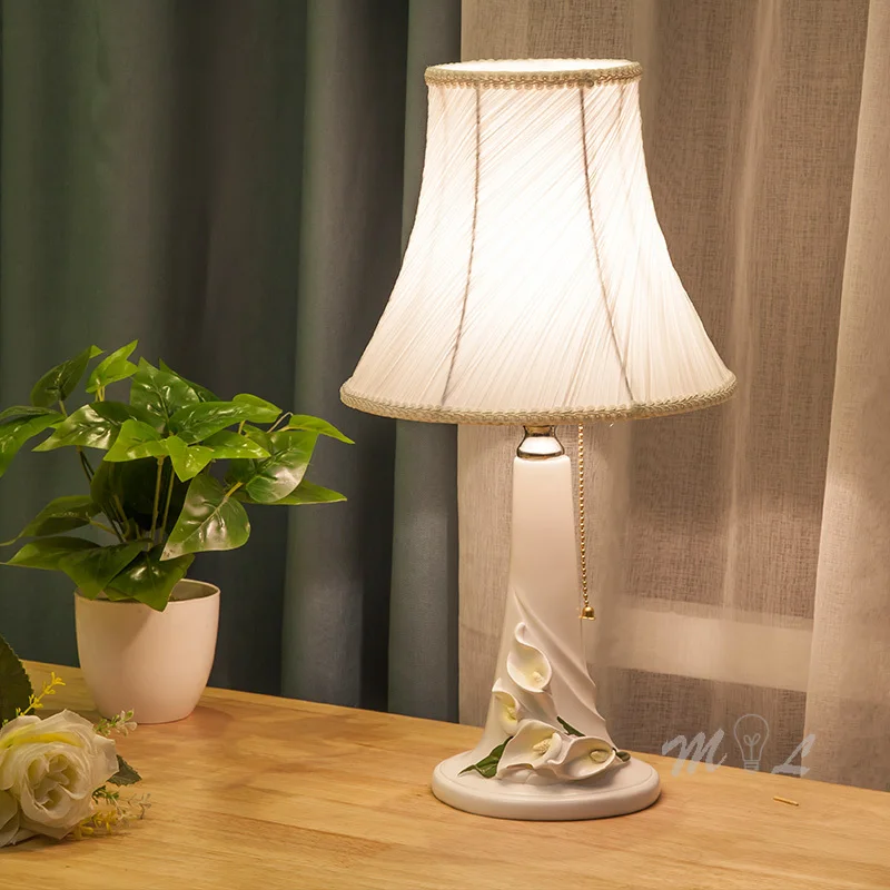 Светодиодная настольная лампа с цветами из смолы для украшения дома гостиной