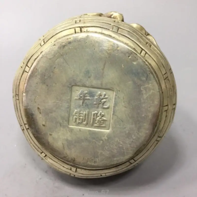 

Old Chinese antiquesQianlong year systemTibetan SilverLittle Buddhastatue