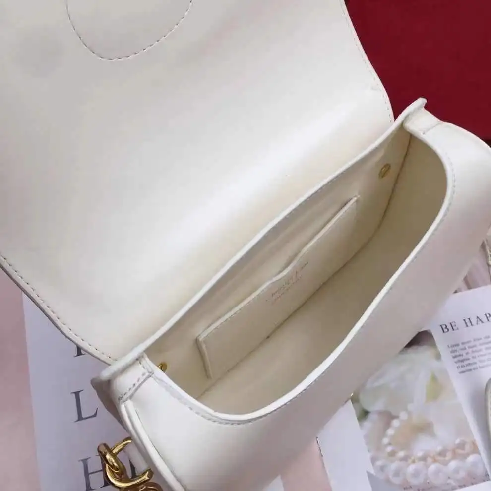 

2021 New fashion simple design sense versatile bag free shipping around the world