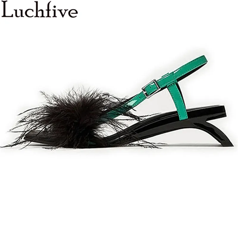 Сандалии женские с мехом дизайнерские босоножки на среднем каблуке квадратный