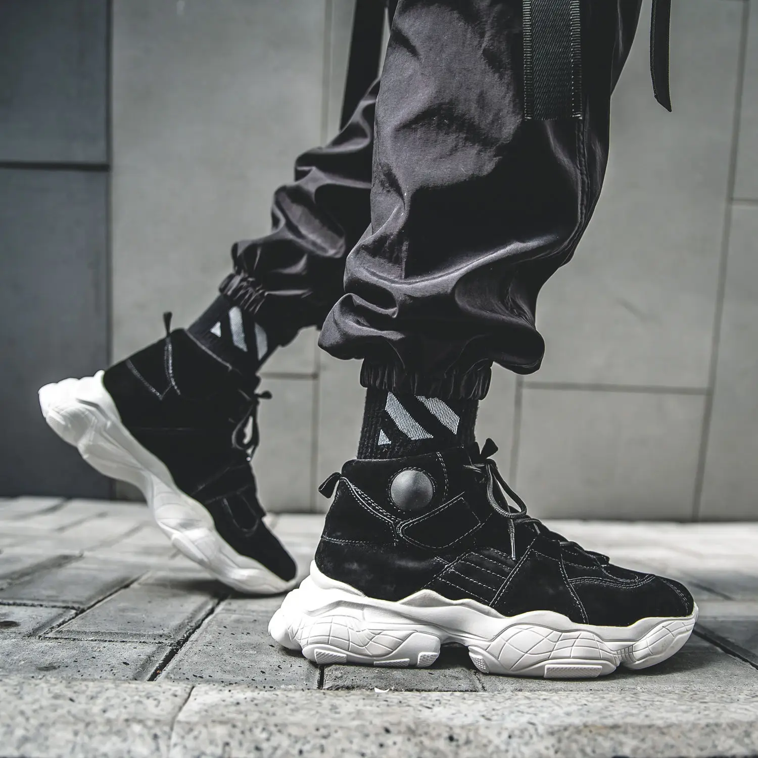 Мужские кроссовки на массивной платформе; zapatillas hombre; Новинка; мужские баскетбольные кроссовки; нескользящая Противоударная спортивная обувь для пробежек; Basket Homme