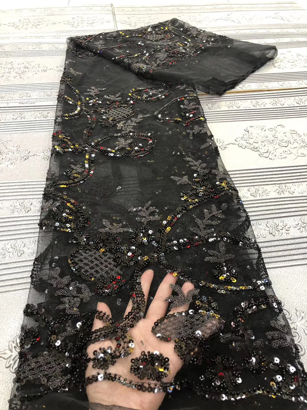 

2021 Latest Sequined Lace Fabric Nigeria Lace Fabric Embroidery Net African Tulle French Lace Wedding Party Material RF4315